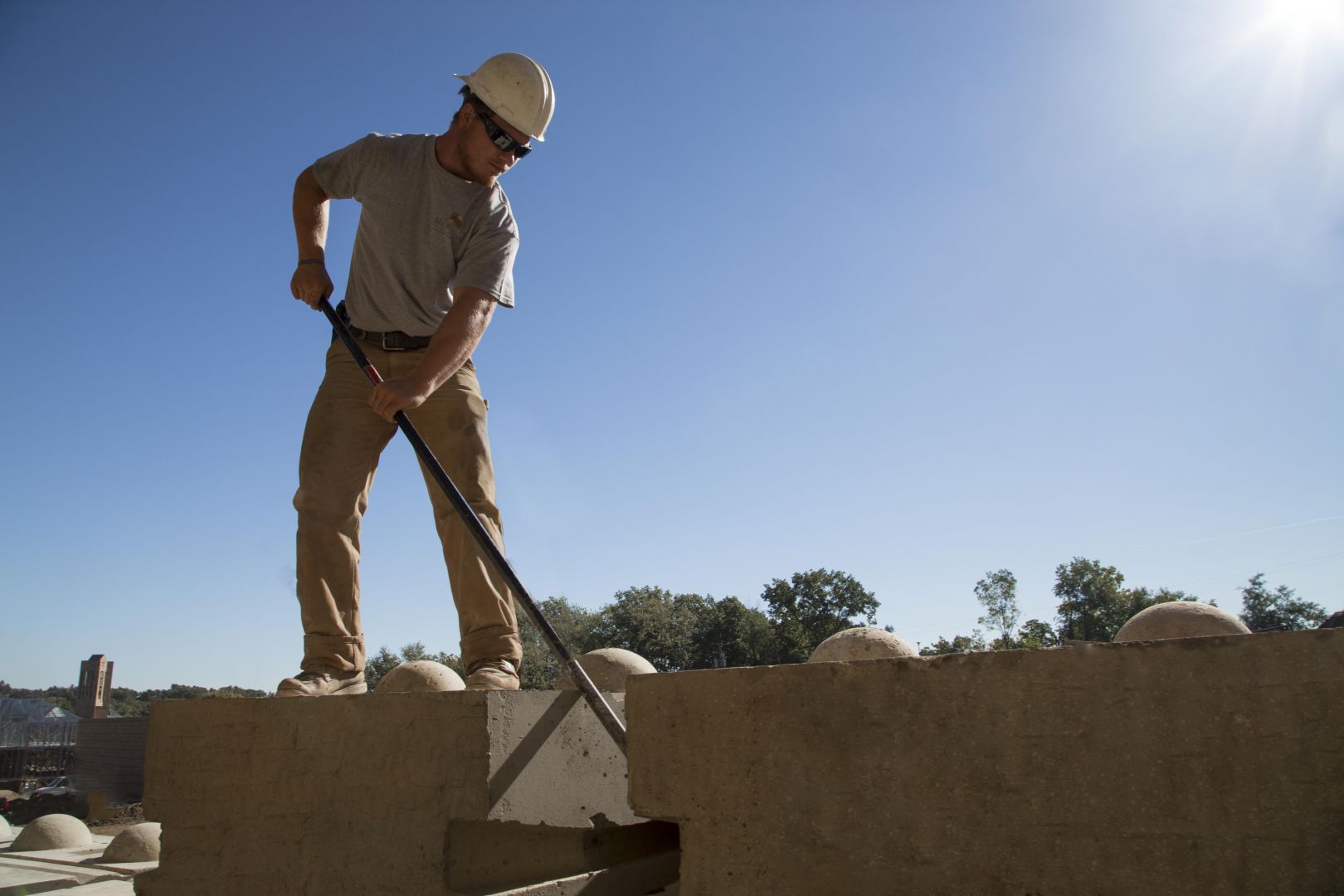 Arbeiter mit Helm